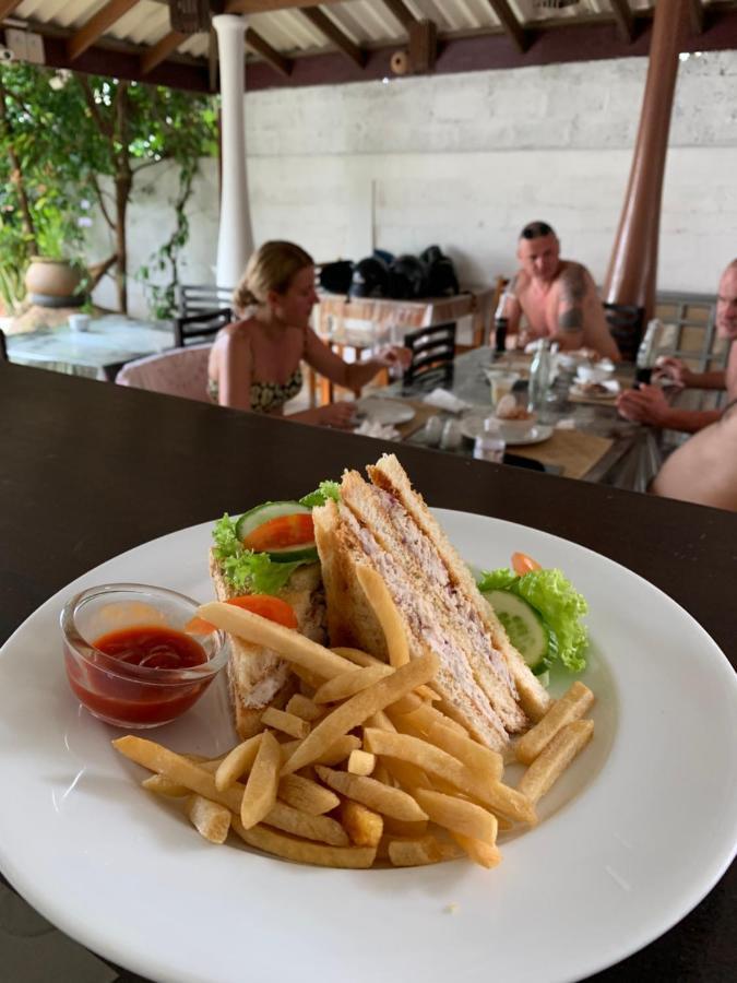 Ceylon Surf Guest And Restaurant Bed & Breakfast Weligama Exterior photo